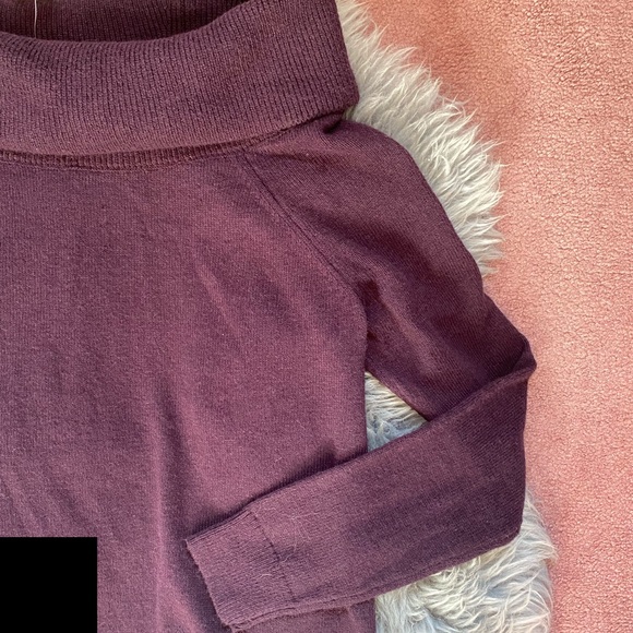 GAP Factory burgundy sweater - Picture 2 of 9